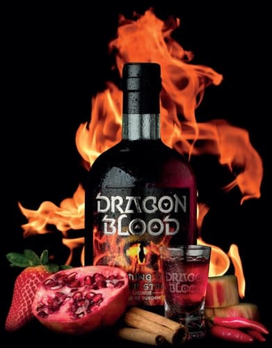 En bild på en het flaska Dragon Blood och dess ingredienser En brinnande flaska Dragon Blood